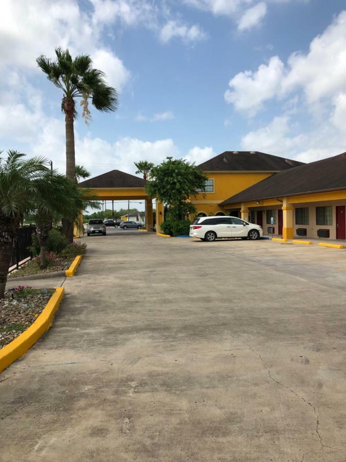 洛斯弗雷斯诺斯酒店及套房 Los Fresnos 外观 照片
